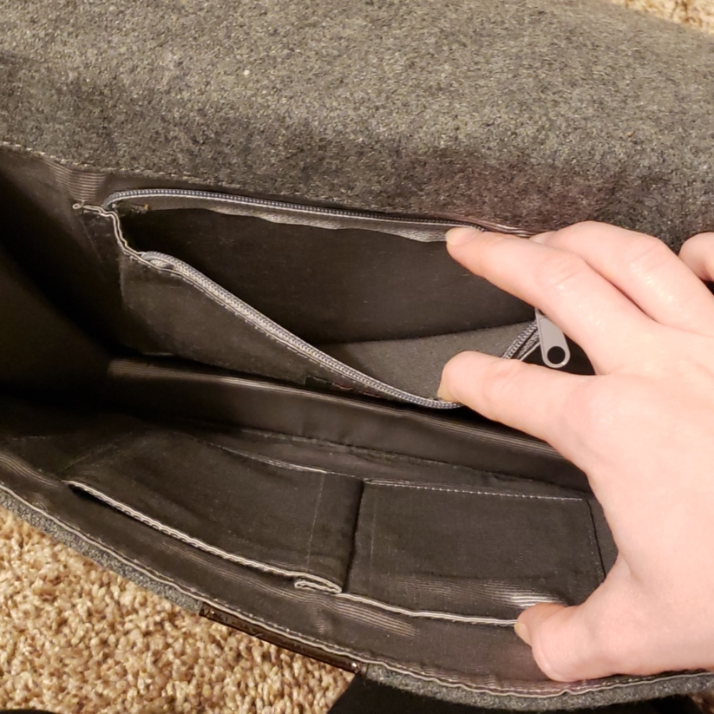 HOBO International wool/patent leather - Picture 5 of 8
